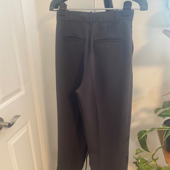 Aritzia Wilfred Carrot Pants Size 8 - Picture 4 of 6